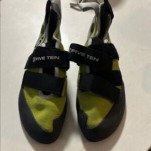 Five Ten Gambit VCS Climbing Shoes -size 8 solar green